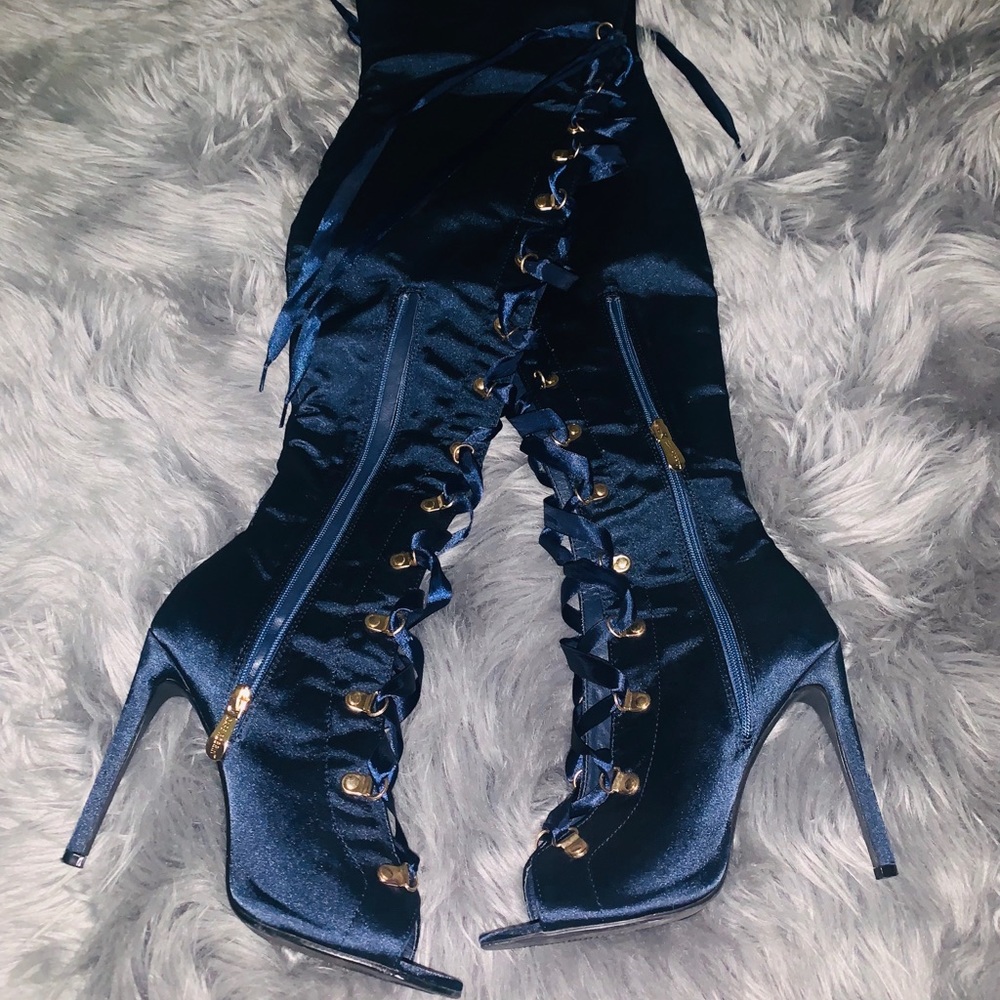 Fashion Nova Knee High Boots/Heels👢